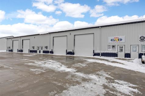 1750 Robins Road Hiawatha IA 52333