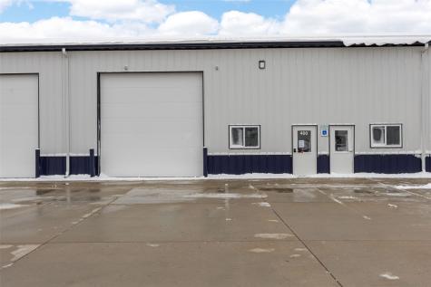 1750 Robins Road Hiawatha IA 52333