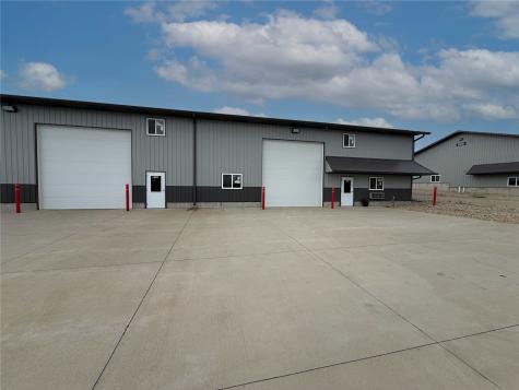 3230 N Center Point Road Robins IA 52302