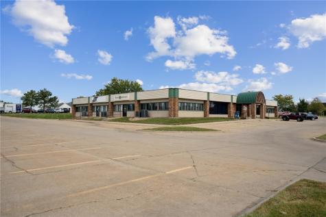 1241 Park Place NE Cedar Rapids IA 52402