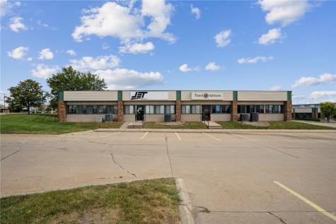 1241 Park Place NE Cedar Rapids IA 52402