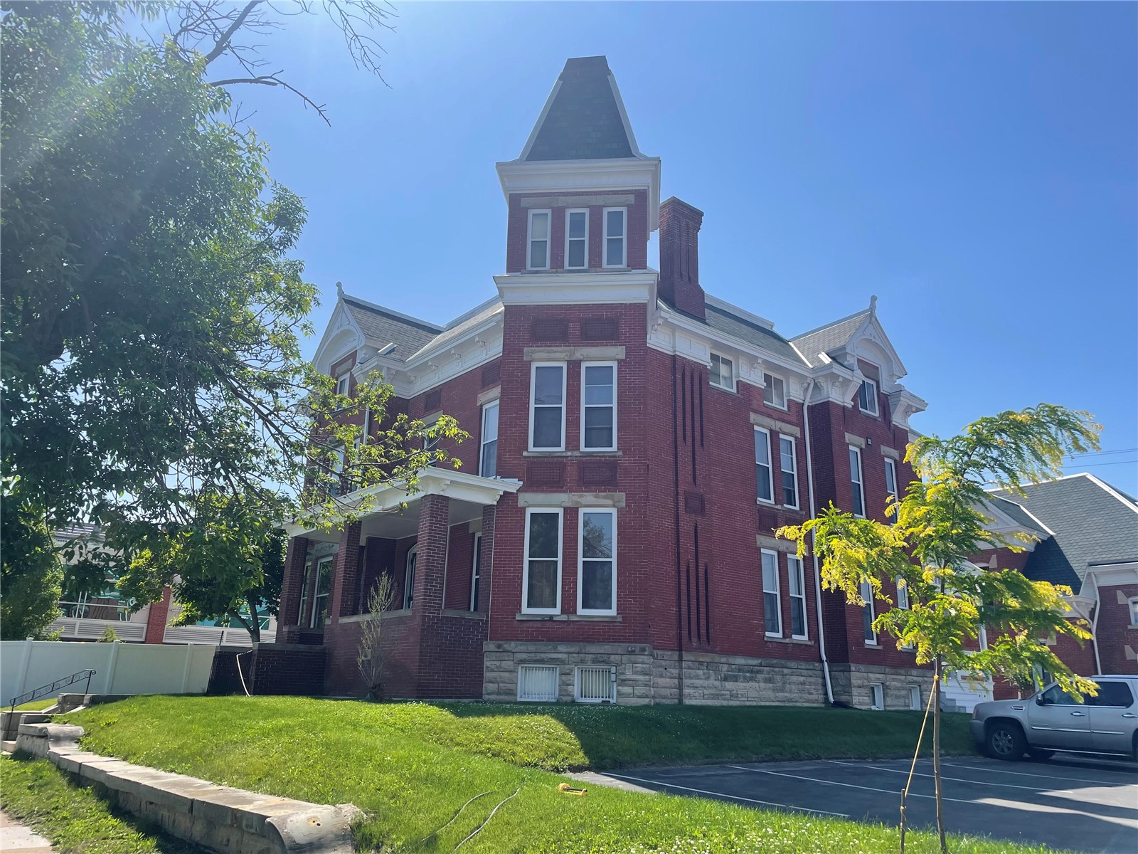 1120 2nd Avenue SE Cedar Rapids IA 52403
