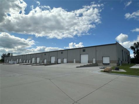 2112 Robins Road Hiawatha IA 52233