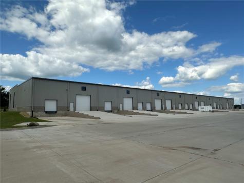 2112 Robins Road Hiawatha IA 52233