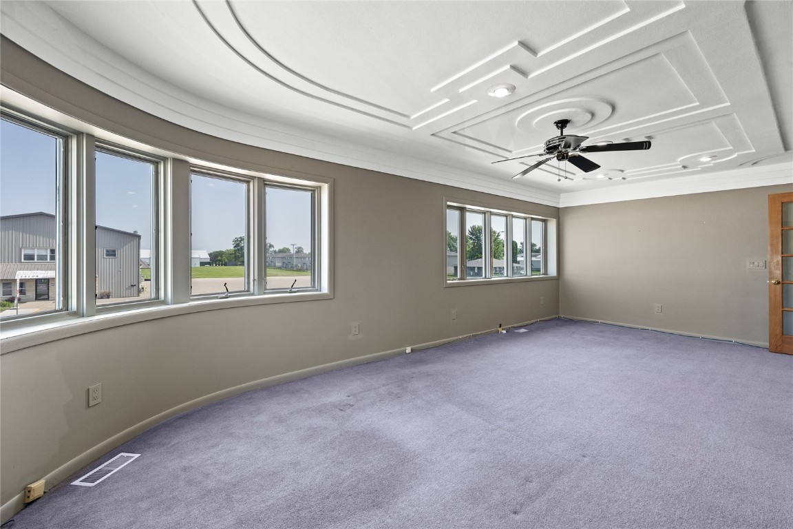 953 E Main Street Manchester IA 52057
