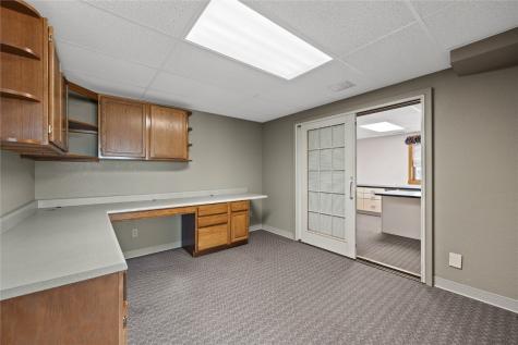 953 E Main Street Manchester IA 52057