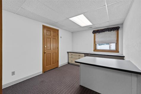 953 E Main Street Manchester IA 52057