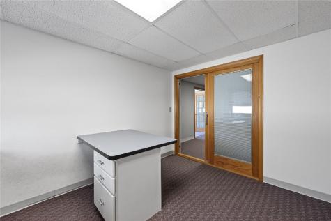 953 E Main Street Manchester IA 52057