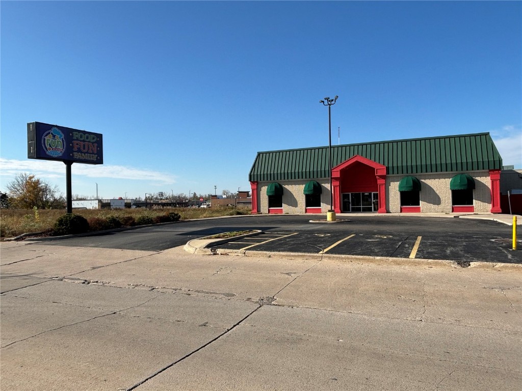 200 Collins Road NE Cedar Rapids IA 52402