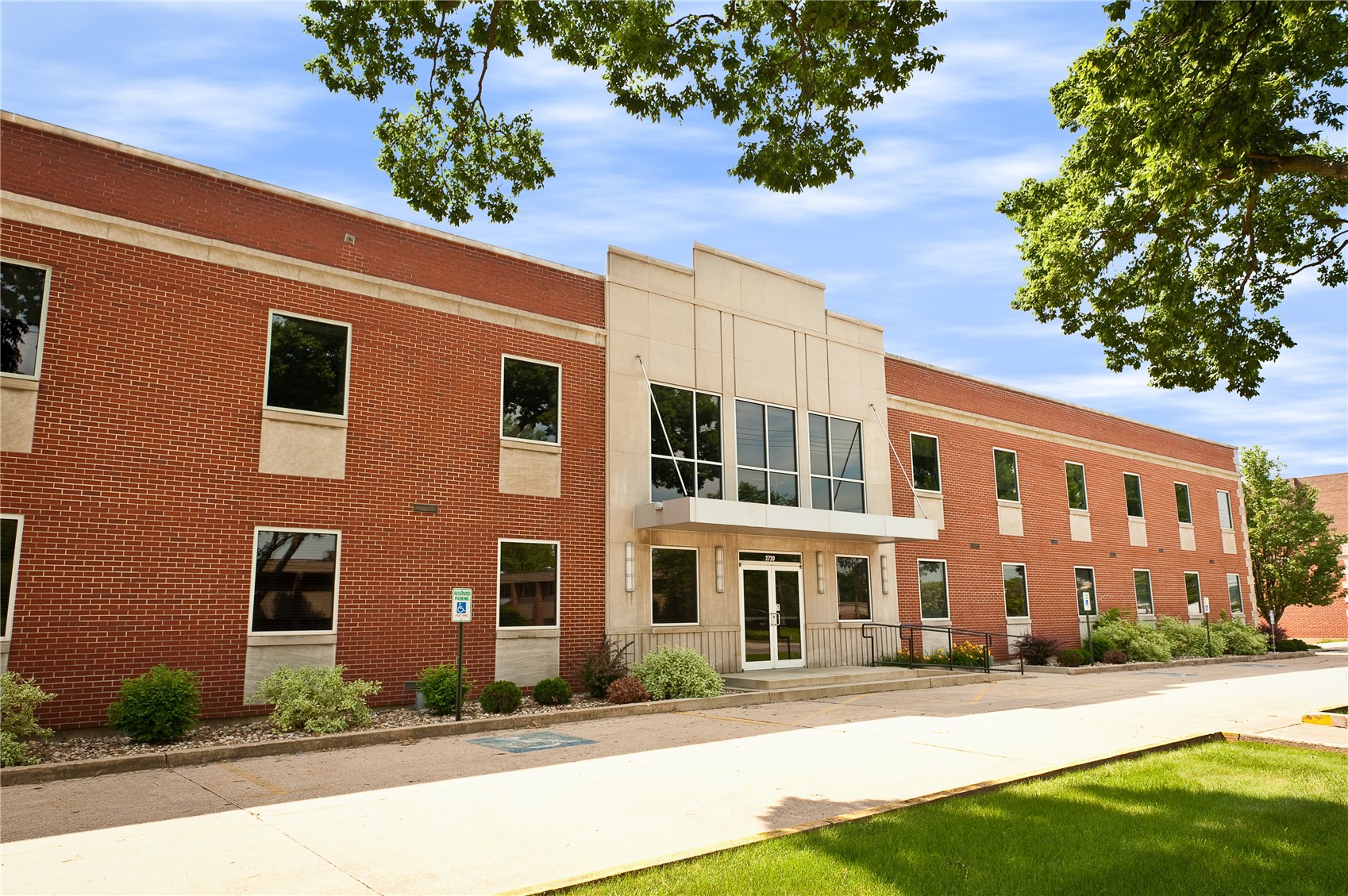 2720 1st Avenue NE Cedar Rapids IA 52402