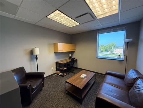 2720 1st Avenue NE Cedar Rapids IA 52402