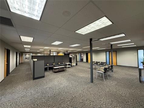 2720 1st Avenue NE Cedar Rapids IA 52402
