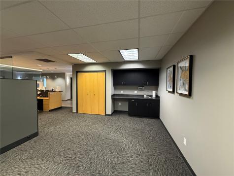 2720 1st Avenue NE Cedar Rapids IA 52402