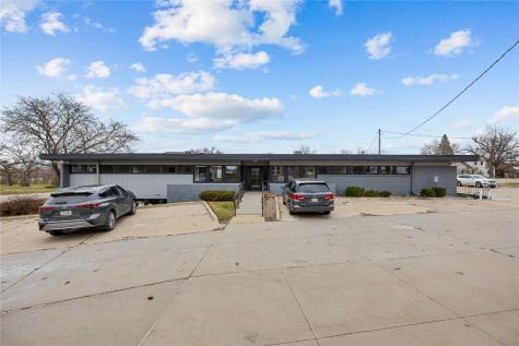 4245 1st Avenue SE Cedar Rapids IA 52402