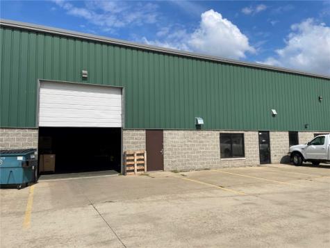1329 Stamy Road Hiawatha IA 52233