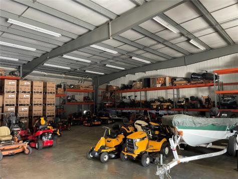 1329 Stamy Road Hiawatha IA 52233