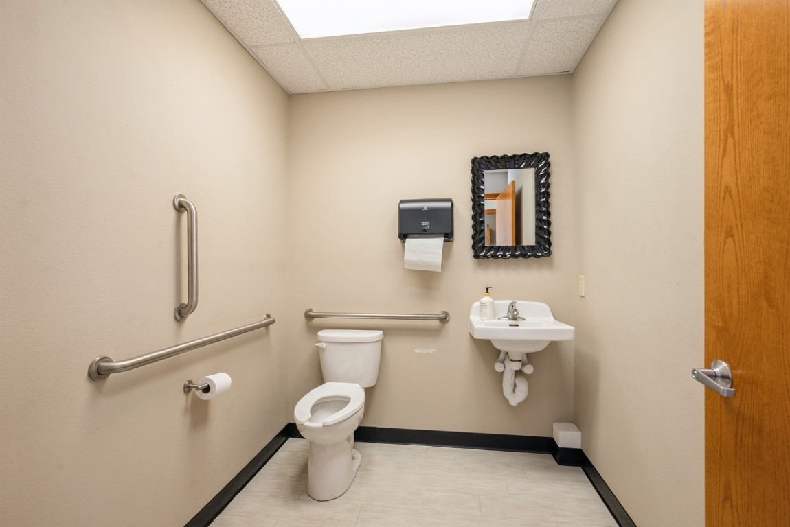 762 N Center Point Road Hiawatha IA 5233