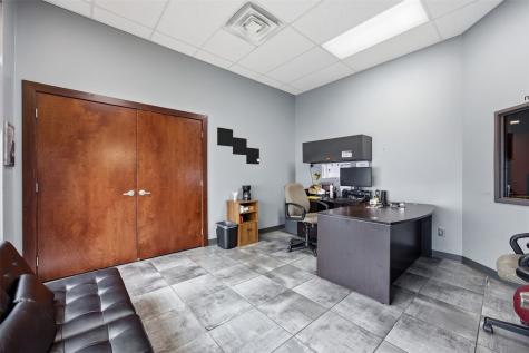 450 Colton Circle NE Cedar Rapids IA 52402