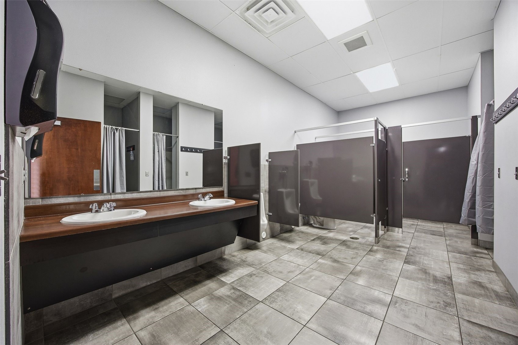 450 Colton Circle NE Cedar Rapids IA 52402