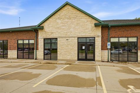 450 Colton Circle NE Cedar Rapids IA 52402