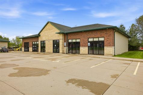 450 Colton Circle NE Cedar Rapids IA 52402