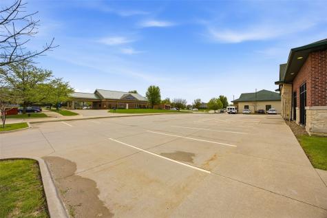 450 Colton Circle NE Cedar Rapids IA 52402