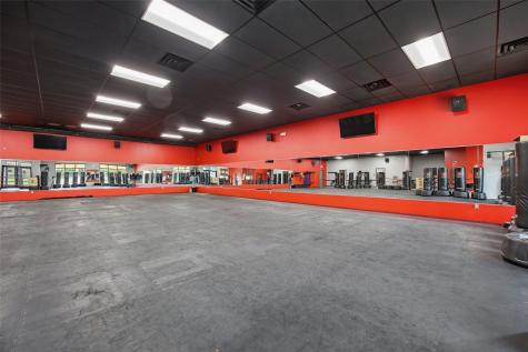 450 Colton Circle NE Cedar Rapids IA 52402