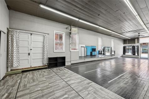 113 E Main Street Anamosa IA 52205