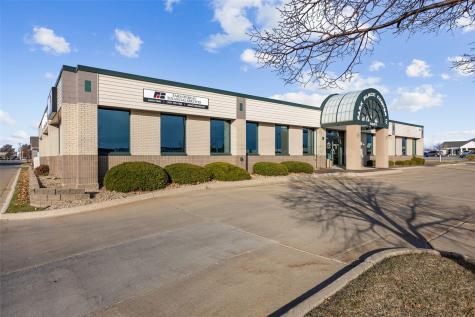 5021 Duffy Drive NE Cedar Rapids IA 52402