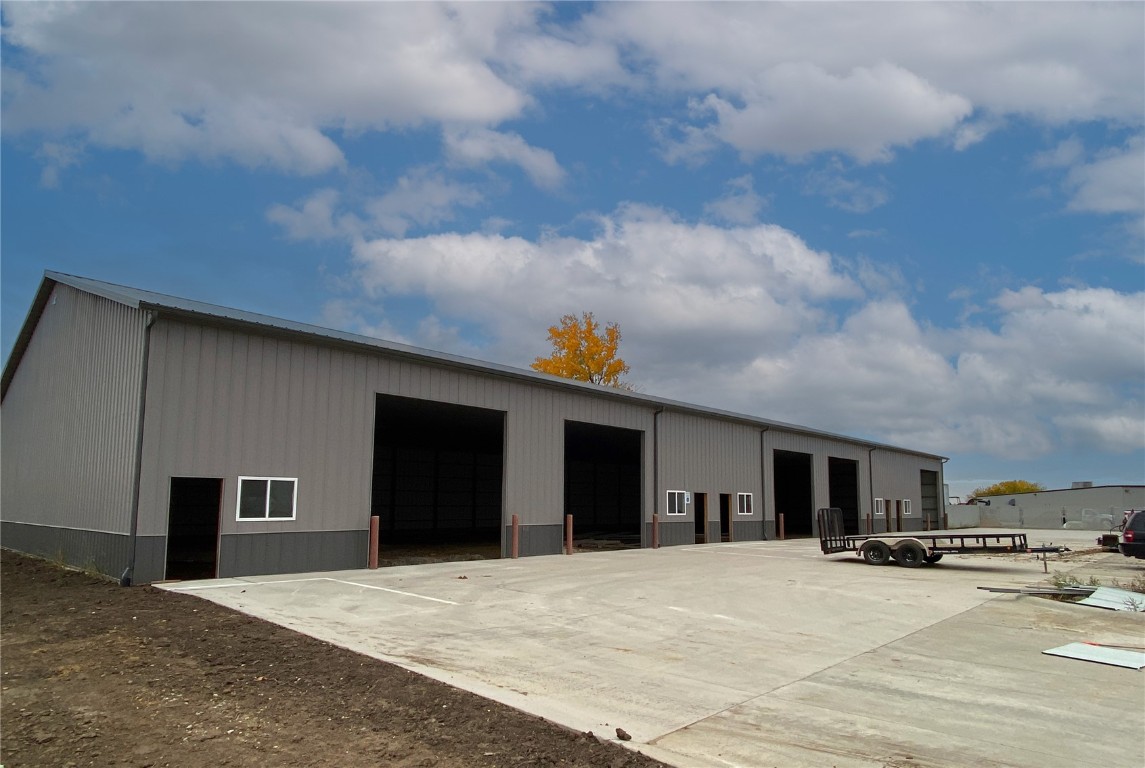 1408 Industrial Avenue Hiawatha IA 52233