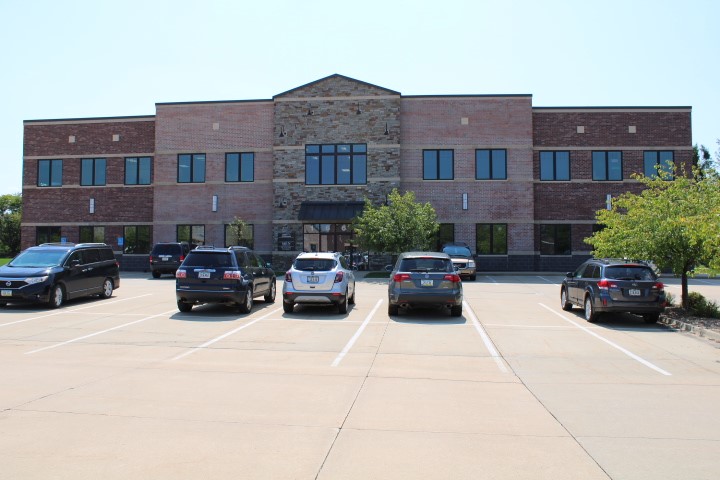 1661 Boyson Square Drive Hiawatha IA 52233