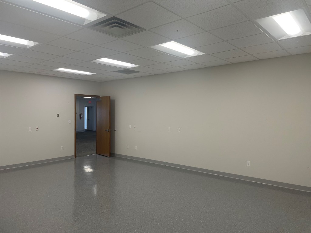 810-820 N Compton Drive Hiawatha IA 52233