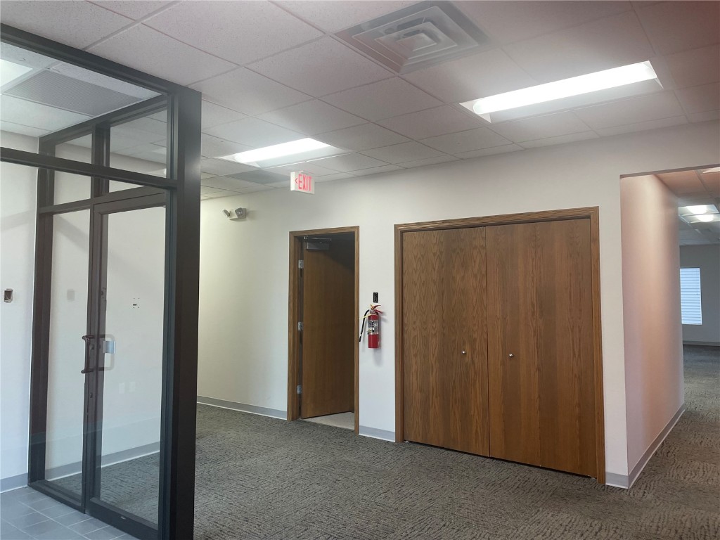 810-820 N Compton Drive Hiawatha IA 52233