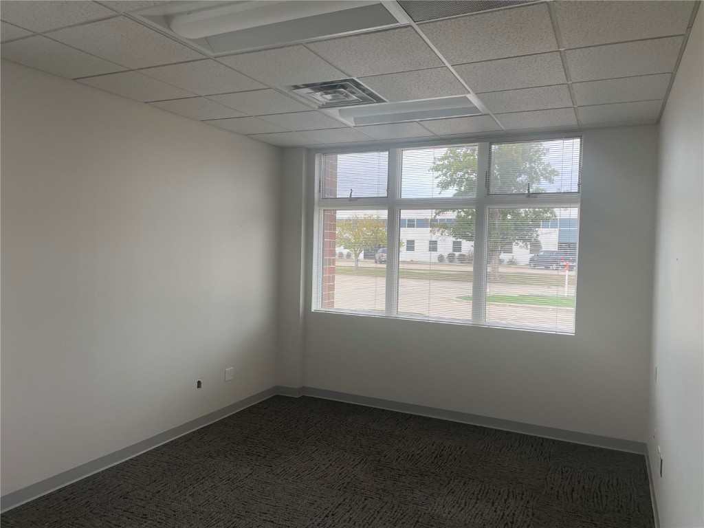 810-820 N Compton Drive Hiawatha IA 52233