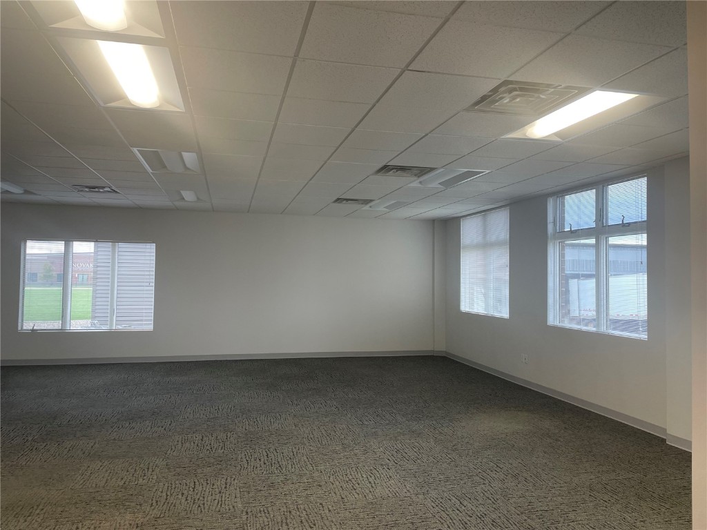 810-820 N Compton Drive Hiawatha IA 52233