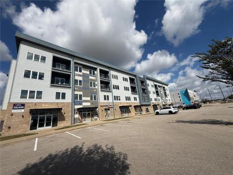 3998 Westdale Parkway SW Cedar Rapids IA 52404
