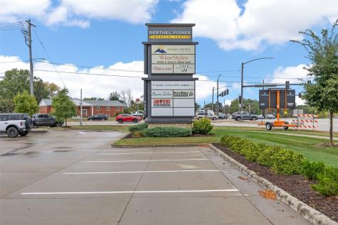 4201 42nd Street NE Cedar Rapids IA 52402