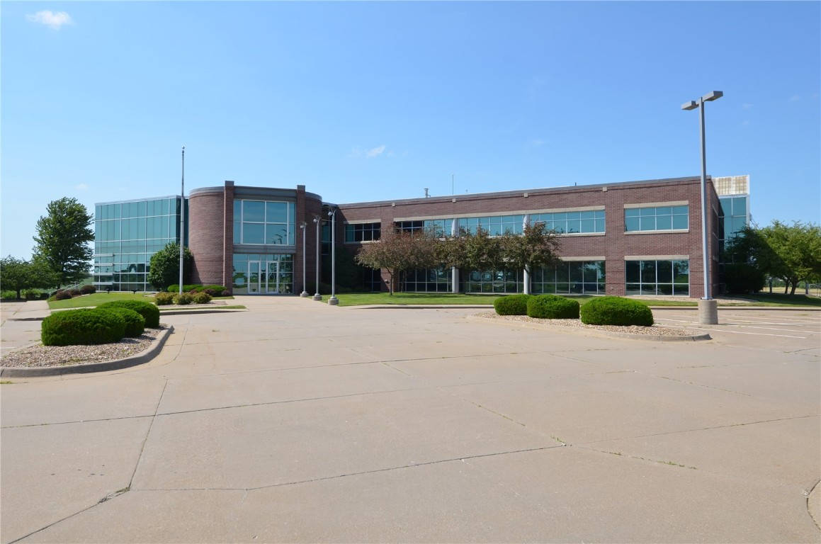 8710 Earhart Lane SW Cedar Rapids IA 52404