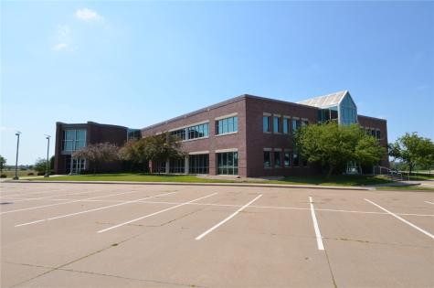 8710 Earhart Lane SW Cedar Rapids IA 52404