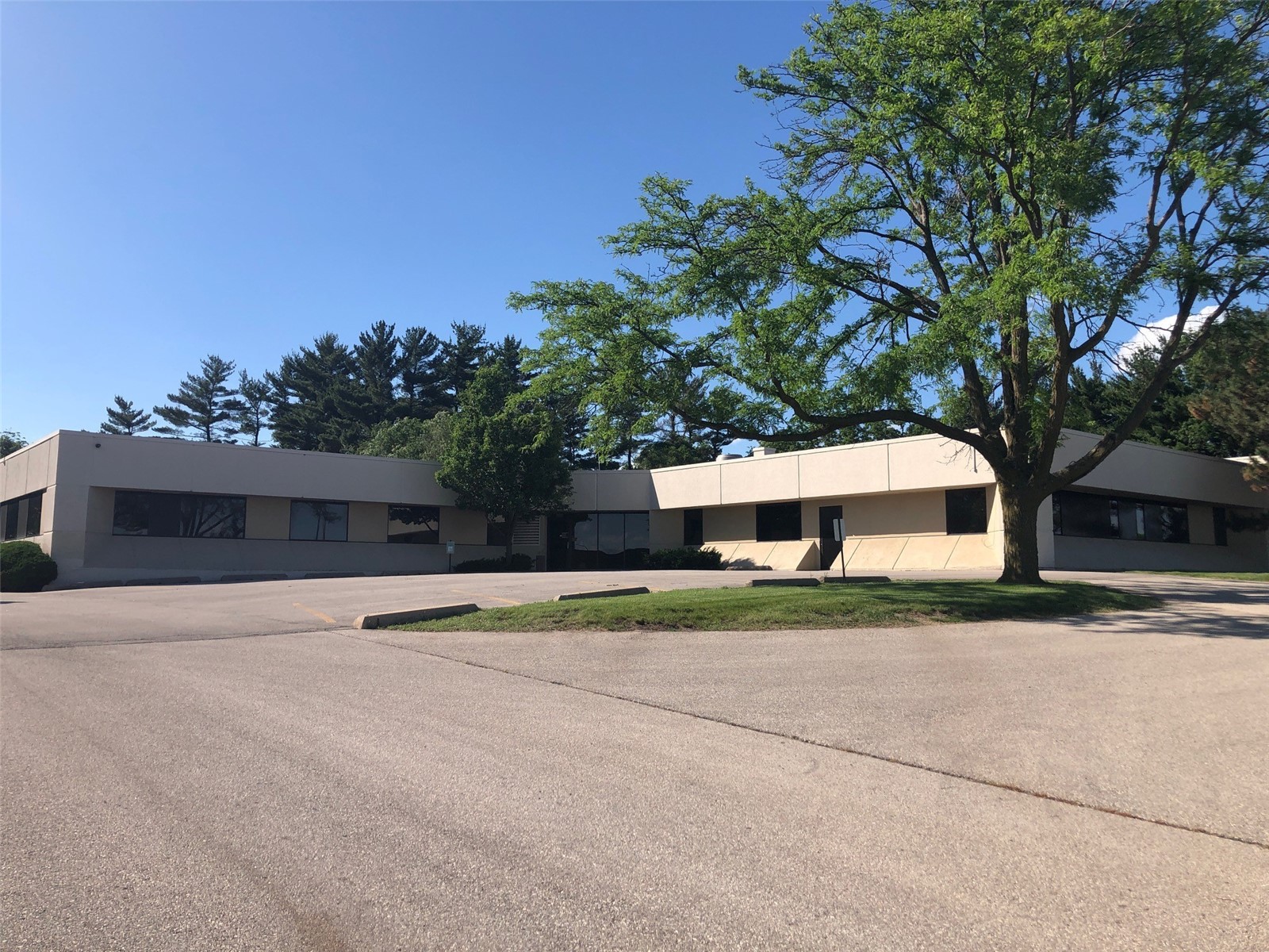 4080 1st Avenue NE Cedar Rapids IA 52402