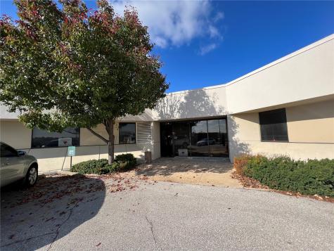 4080 1st Avenue NE Cedar Rapids IA 52402