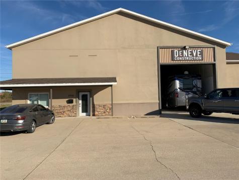 2700 Stonegate Court Hiawatha IA 52233