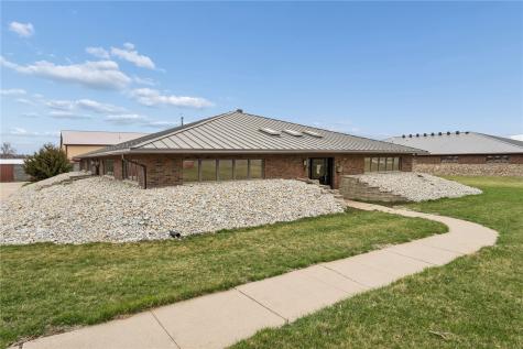 1801 W D Street Vinton IA 52349