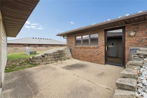 1801 W D Street Vinton IA 52349