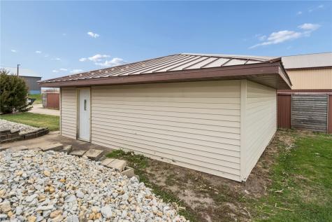 1801 W D Street Vinton IA 52349