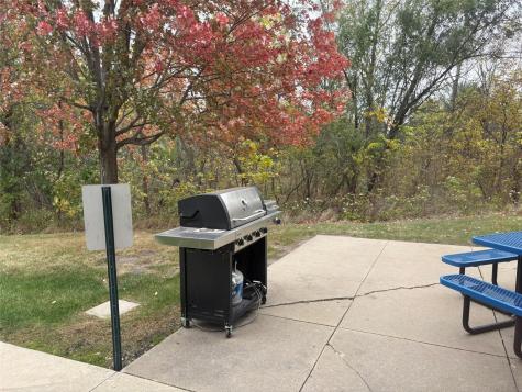 6060 Huntington Court NE Cedar Rapids IA 52402