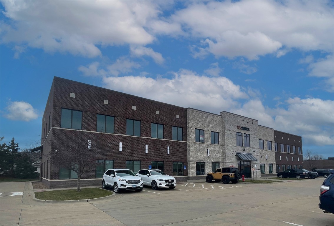 1501 Boyson Square Drive Hiawatha IA 52233