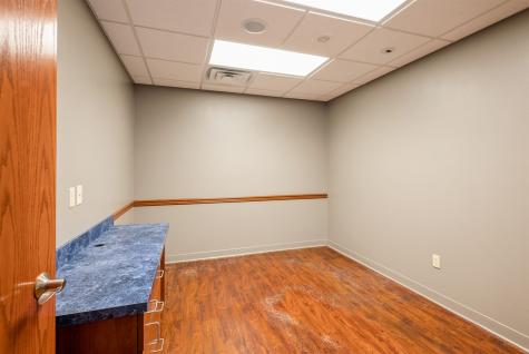 754 N Center Point Road Hiawatha IA 52233