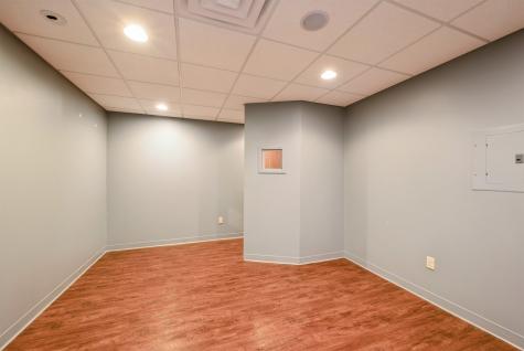 754 N Center Point Road Hiawatha IA 52233