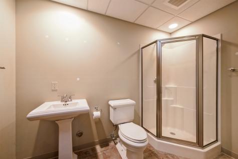 754 N Center Point Road Hiawatha IA 52233